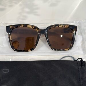 DIFF Eyewear Meredith Sunglasses.